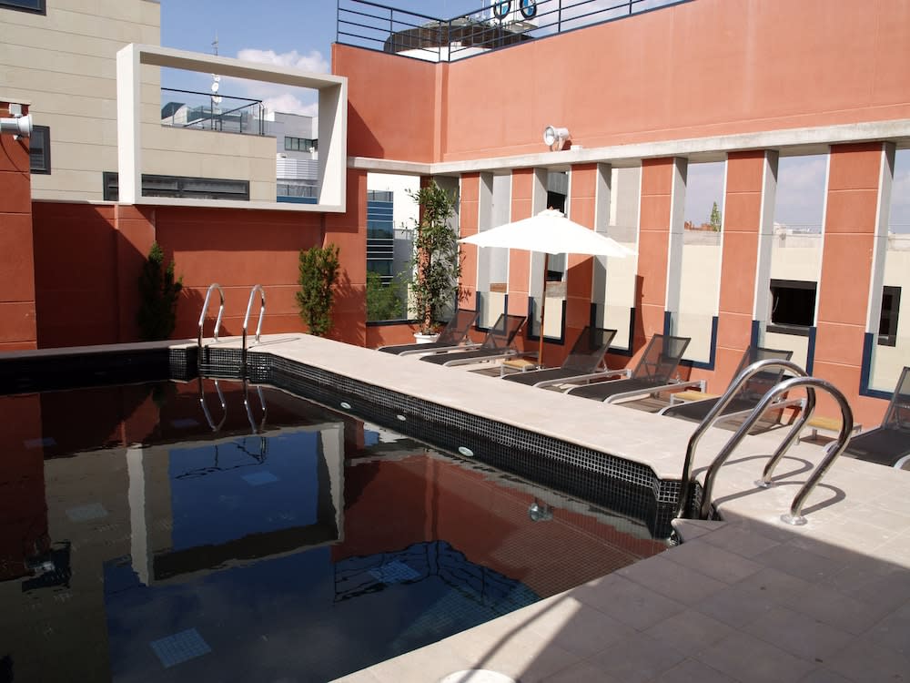 Eco Alcala Suites