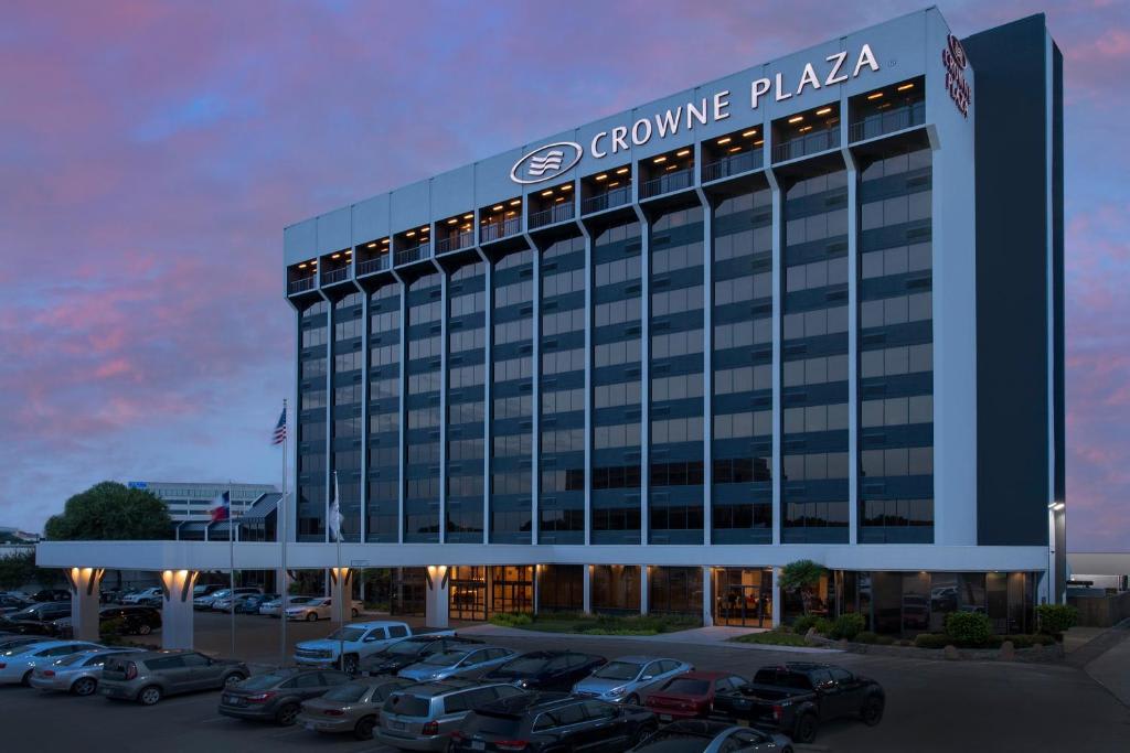 Crowne Plaza San Antonio Airport, an IHG Hotel