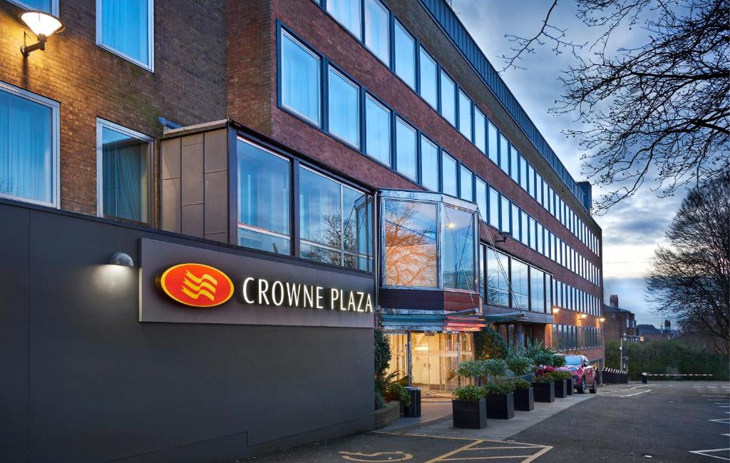 Crowne Plaza London Ealing, an IHG Hotel