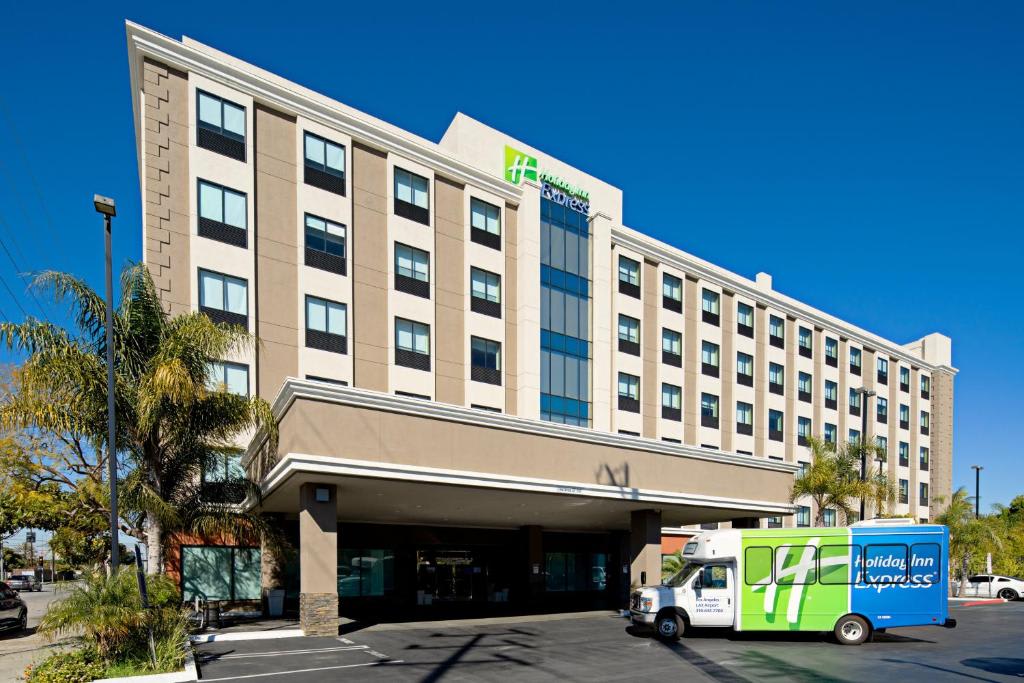 Holiday Inn Express Los Angeles Airport, an IHG Hotel