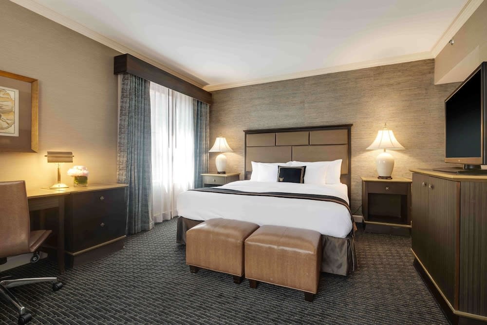 Img - Suite, 1 King Bed, Non Smoking (Four Poster Bed;with Sofabed)