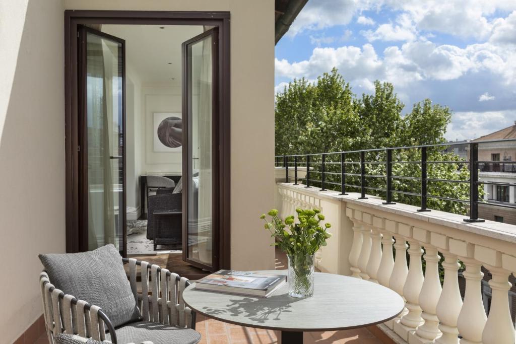 One-Bedroom Suite with Balcony and View