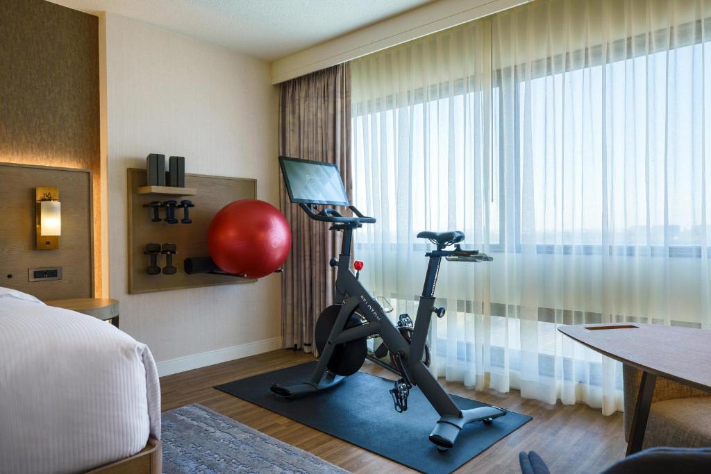 King Room- WestinWORKOUT Peloton Bike   