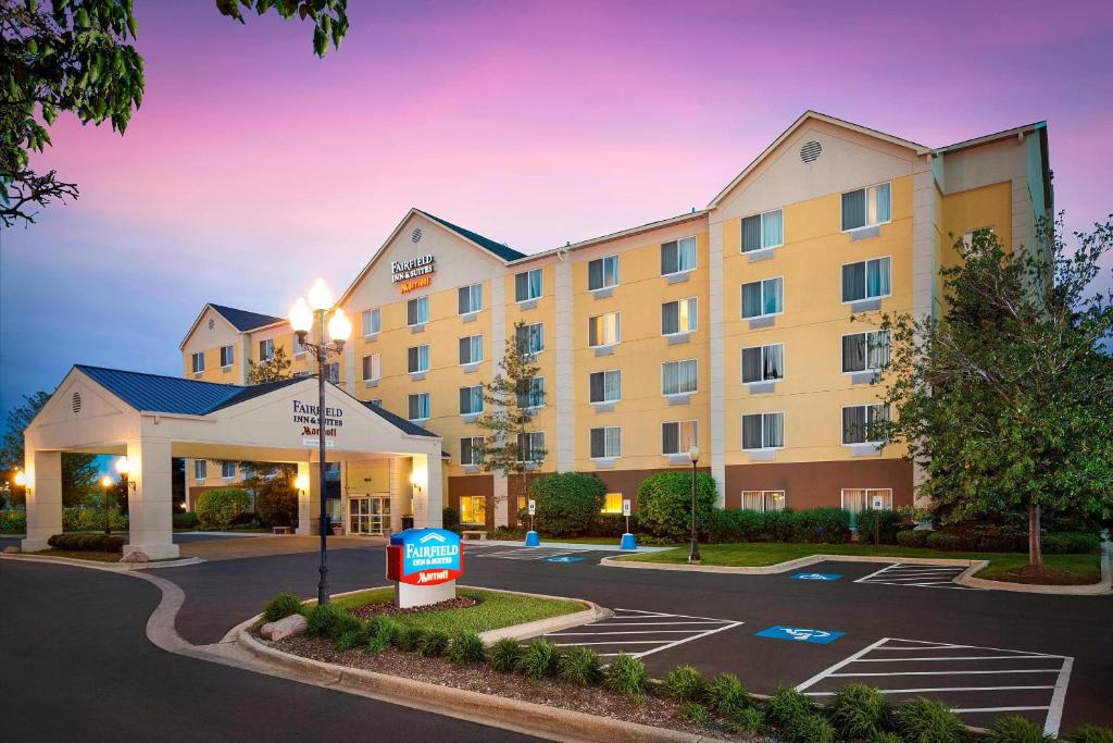 Fairfield Inn and Suites by Marriott Chicago Midway Airport