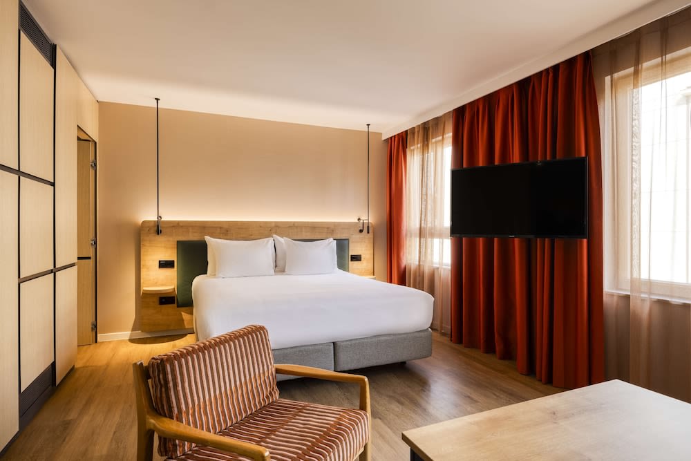 Img - King Deluxe Room