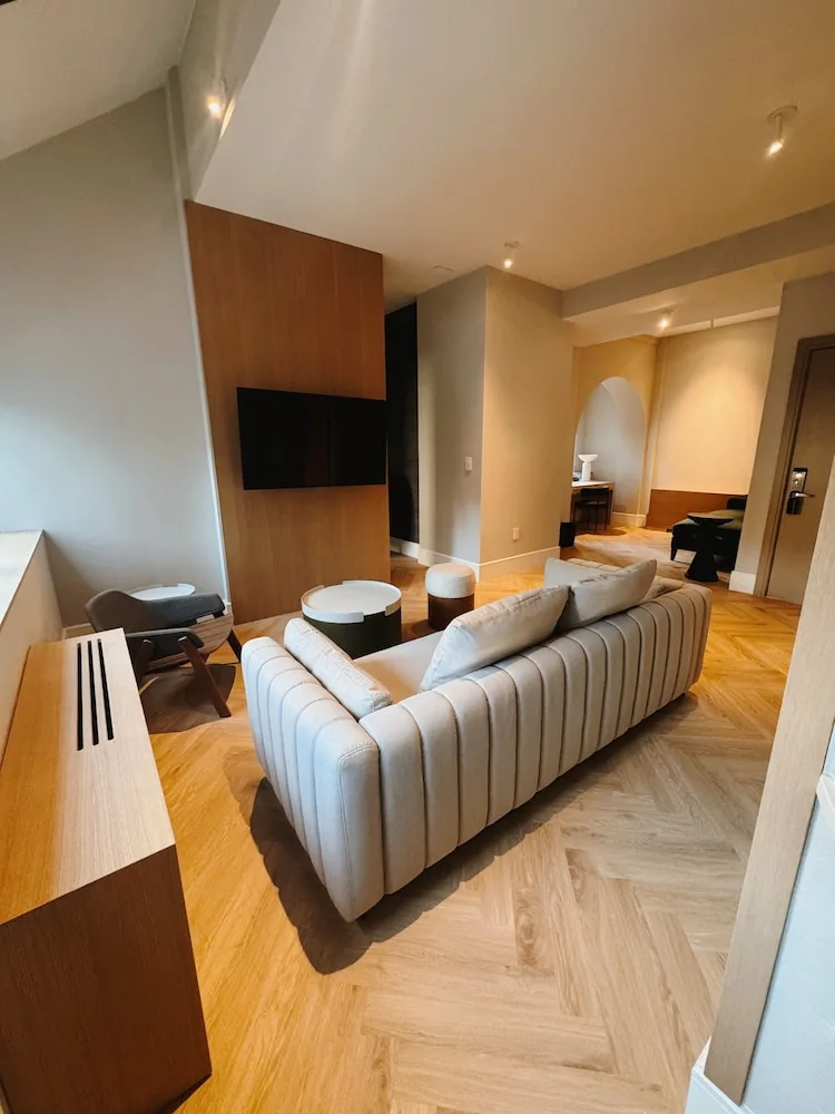 Img - Penthouse (Suite)