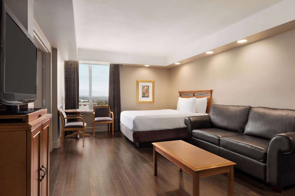 Img - Deluxe Room, 1 King Bed, Non Smoking