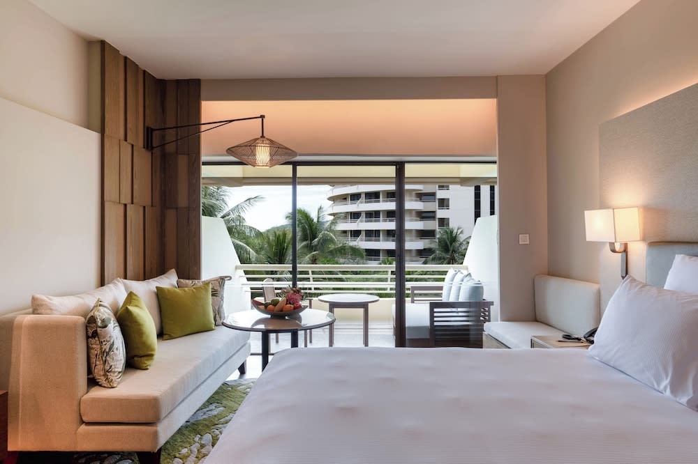 Pullman Phuket Karon Beach Resort