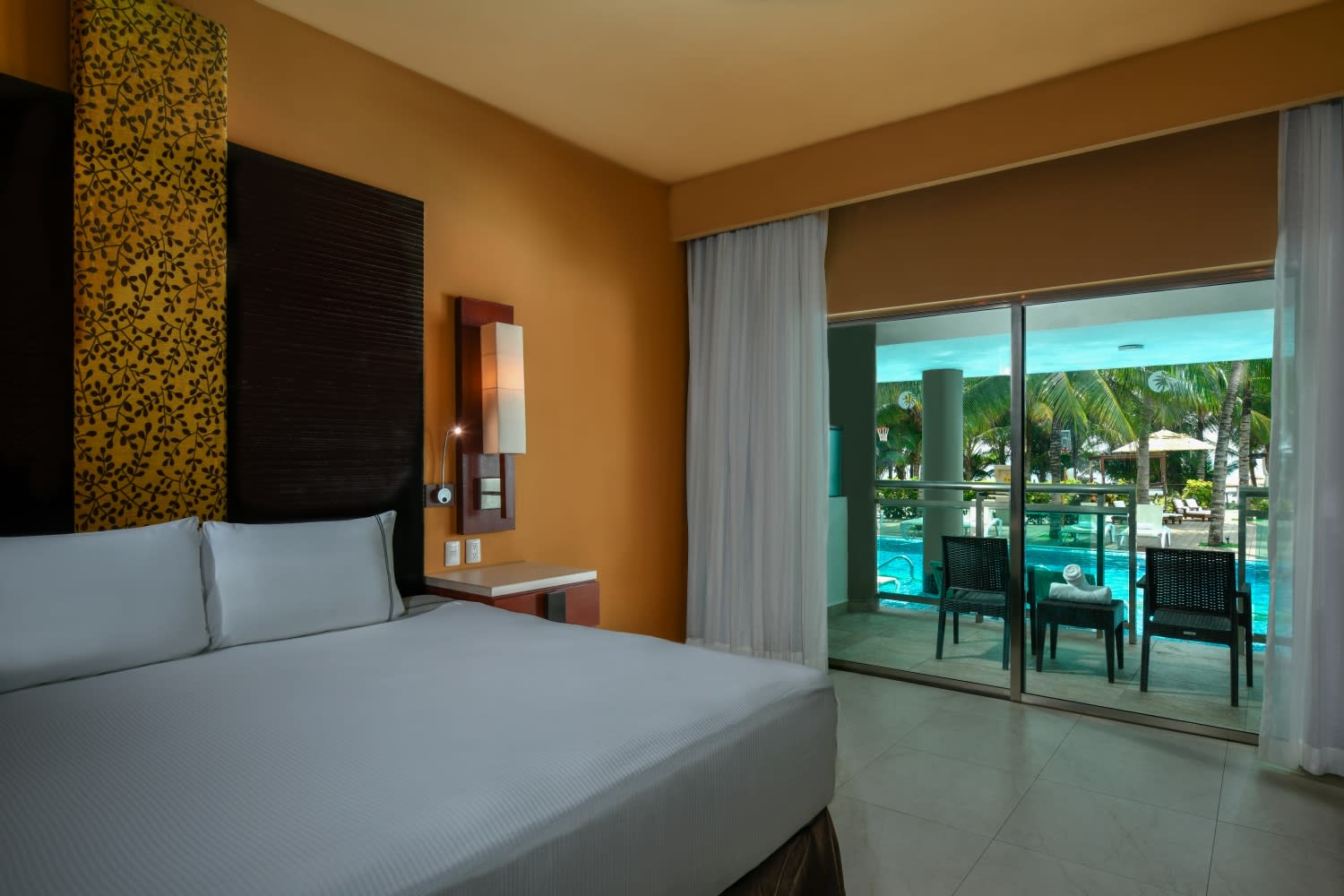 Img - Suite de 1 dormitorio piscina swim-up frente al mar