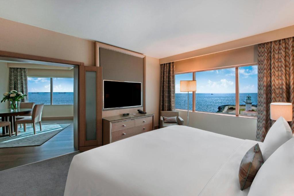 Suite Ocean con vistas al mar y acceso al salón