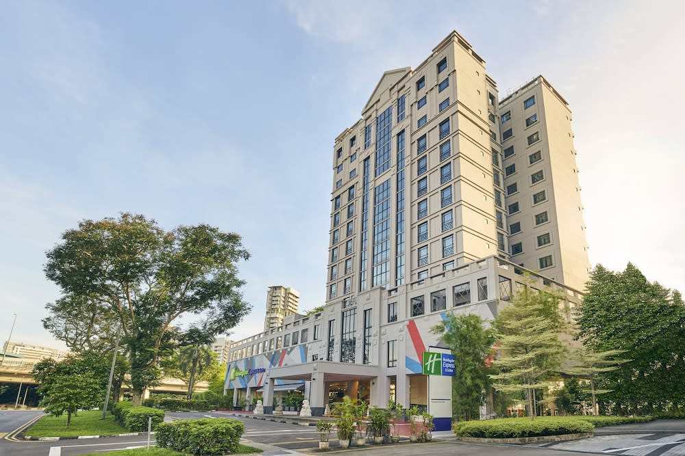 Holiday Inn Express and Suites Singapore Novena, an IHG Hotel