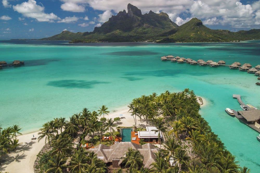 Four Seasons Resort Bora Bora