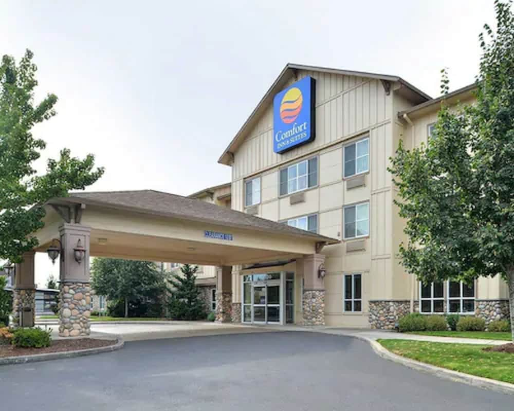 Hotel + Flight | Comfort Inn & Suites McMinnville Wine Country ...