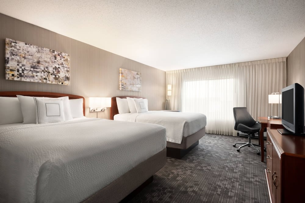 Courtyard by Marriott Chicago Bloomingdale