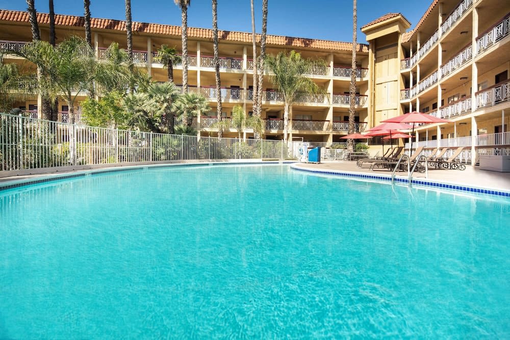 Ramada by Wyndham Burbank Airport