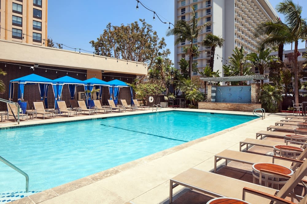 Four Points by Sheraton Los Angeles International Airport