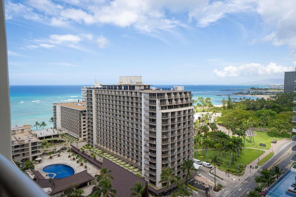 Embassy Suites by Hilton Waikiki Beach Walk