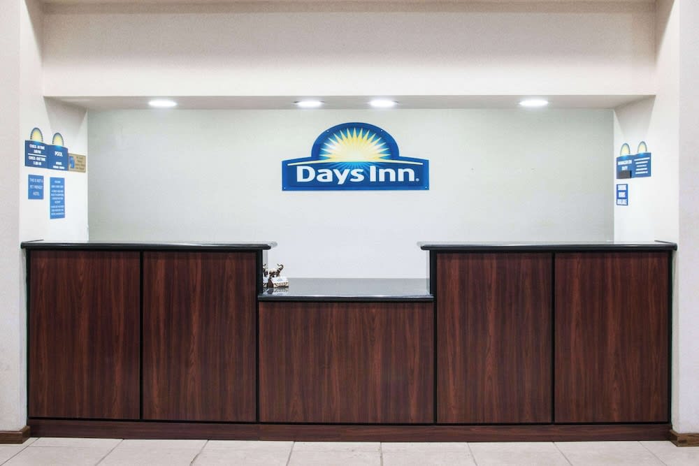 Days Inn by Wyndham Central San Antonio NW Medical Center