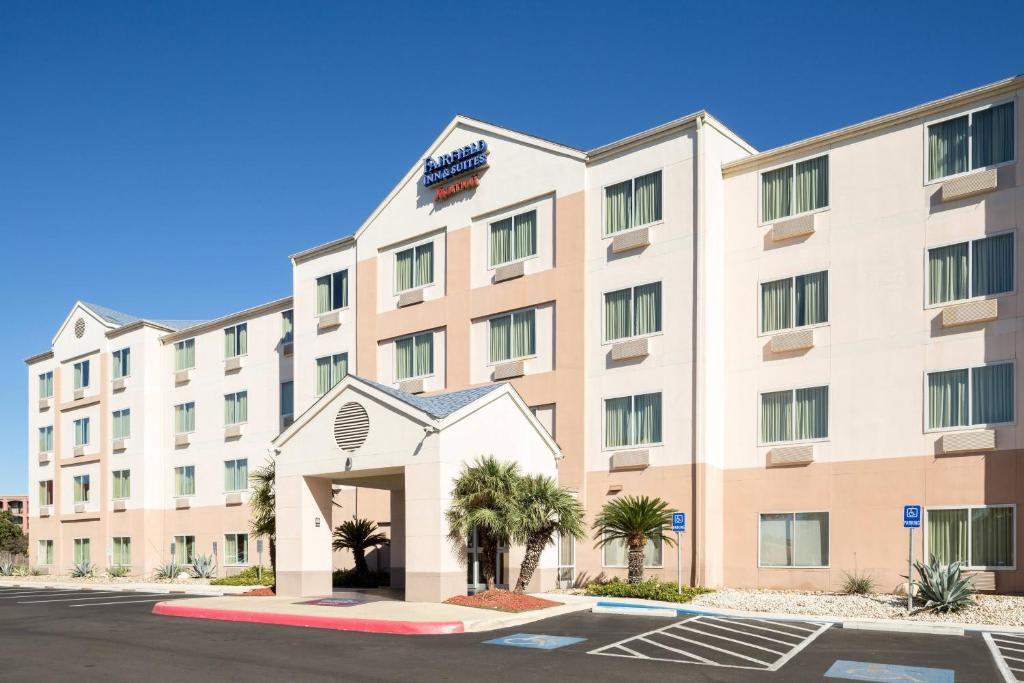 Fairfield Inn & Suites by Marriott San Antonio Market Square