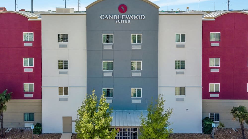 Candlewood Suites San Antonio Downtown, an IHG Hotel