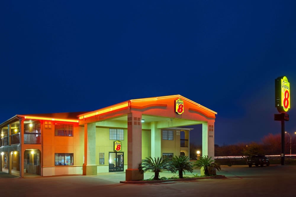 Super 8 by Wyndham San Antonio/Riverwalk Area