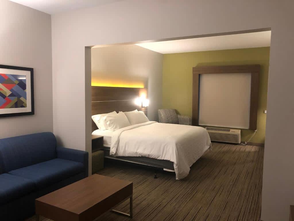 Habitación con cama extragrande y ducha a ras de suelo - Adaptada para personas con movilidad reducida