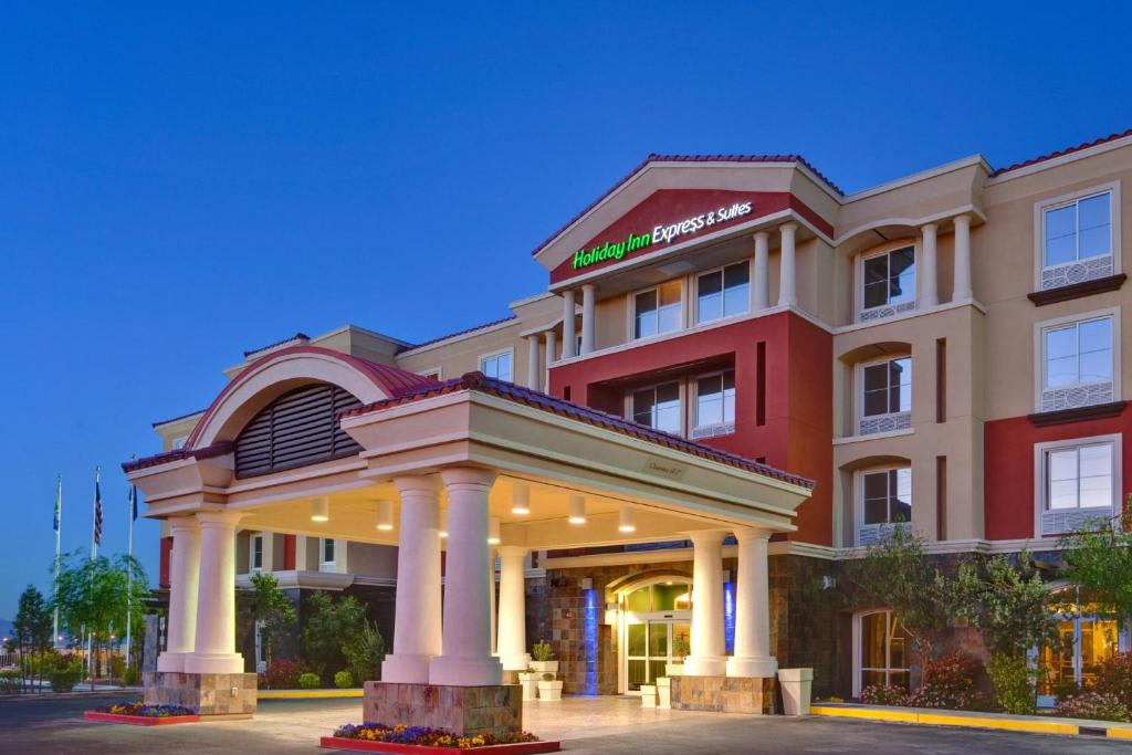 Holiday Inn Express & Suites Las Vegas SW - Spring Valley, an IHG Hotel