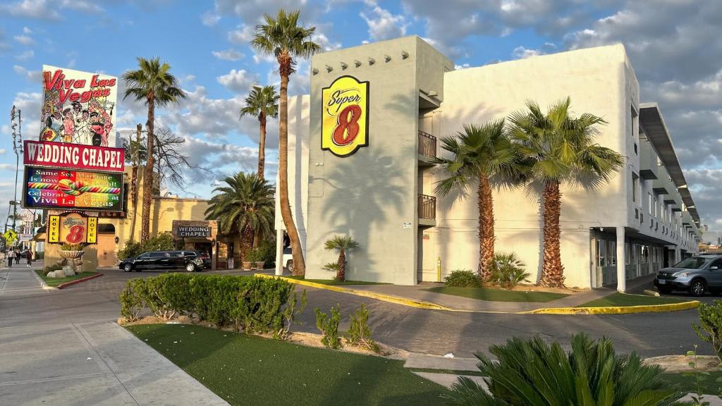 Super 8 by Wyndham Las Vegas North Strip/Fremont St. Area