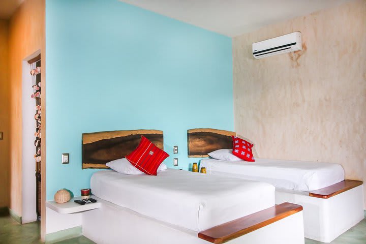 Habitación Room with Two Twin Beds with Balcony and Private Bathroom