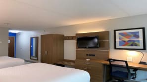 Holiday Inn Express & Suites Somerset Central, an IHG Hotel - Somerset ...