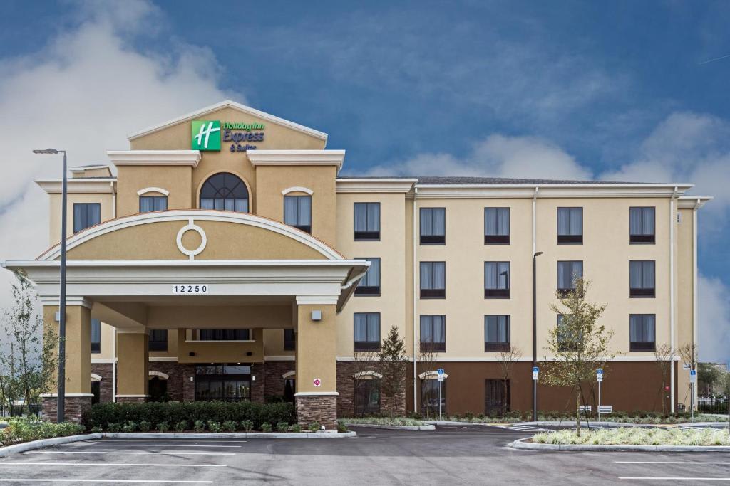 Holiday Inn Express & Suites Orlando East - UCF Area, an IHG Hotel