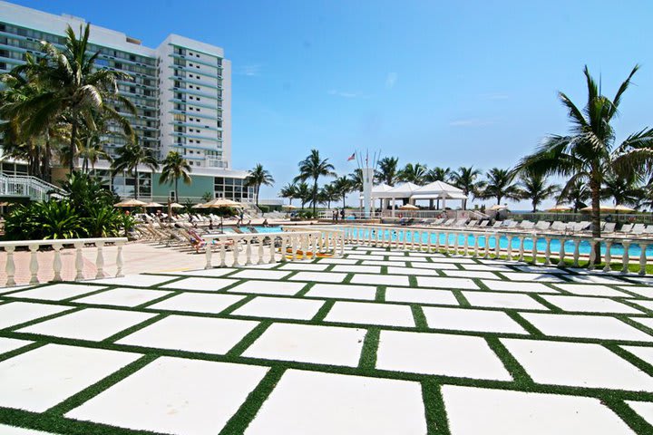 Deauville Beach Resort, hotel tradicional en Miami Beach