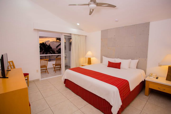 Emotions Select suite with 3 bedrooms and ocean view