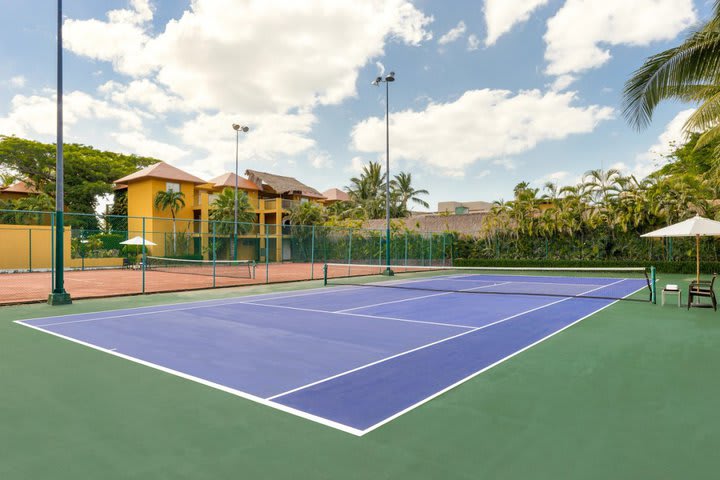 Tennis court