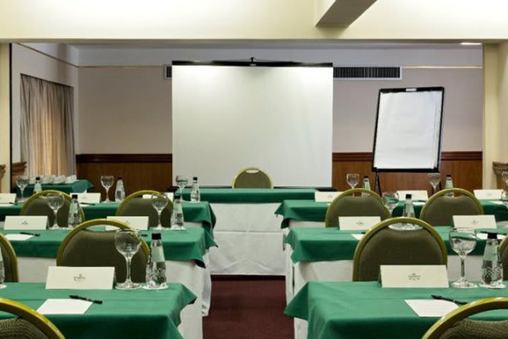 Bourbon Sao Paulo Business Hotel has meeting rooms