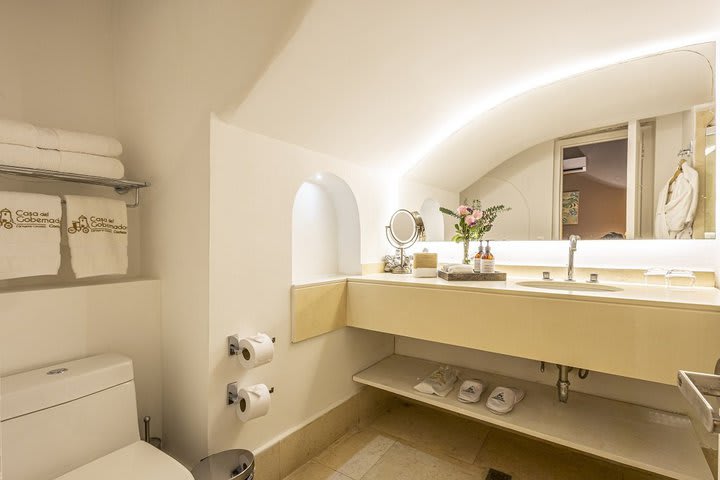 Baño de la habitación estándar