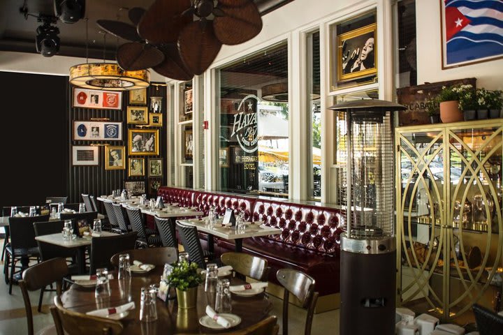 Interior del restaurante Havana 1957