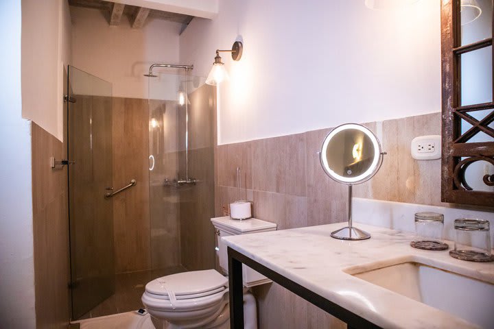 Private bathroom of a standard double guest room