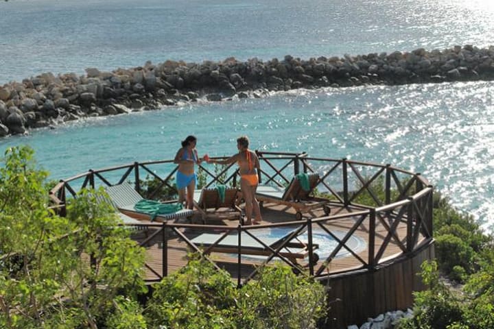 Sun terrace with sun loungers at the Villa Las Brujas hotel on the cays of Villa Clara