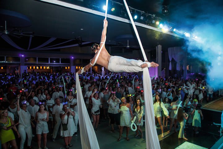 Riu Get Together White Party in RIU Tequila