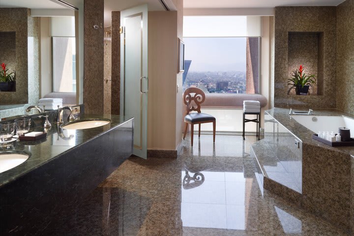 Bathroom in the Presidential suite