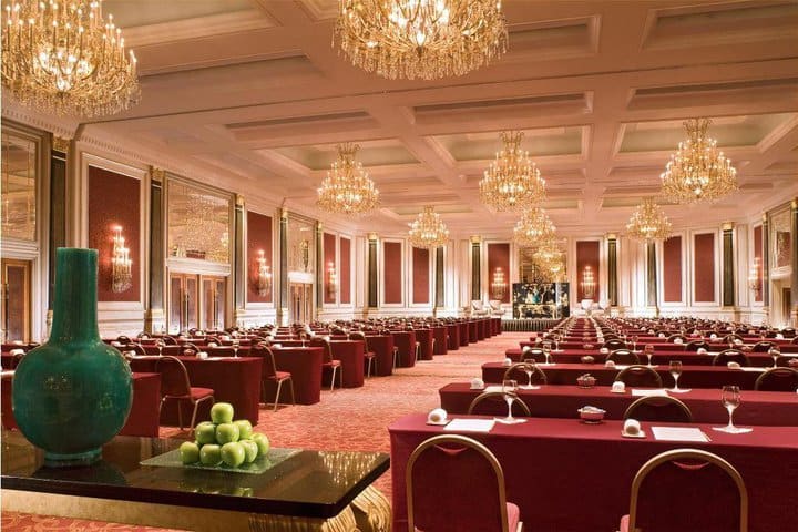 Meeting room at the Sheraton Shanghai Hongqiao Hotel