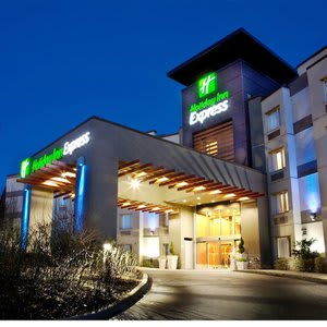 Holiday Inn Express & Suites Langley, an IHG Hotel