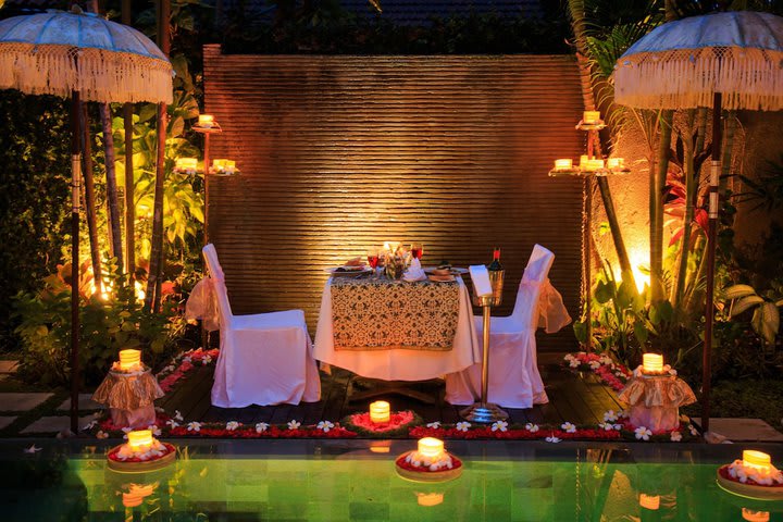 Romantic Honeymoon Villa, Free 1 x Candle Light Dinner & 150 minutes Truly Balinese Spa Experience