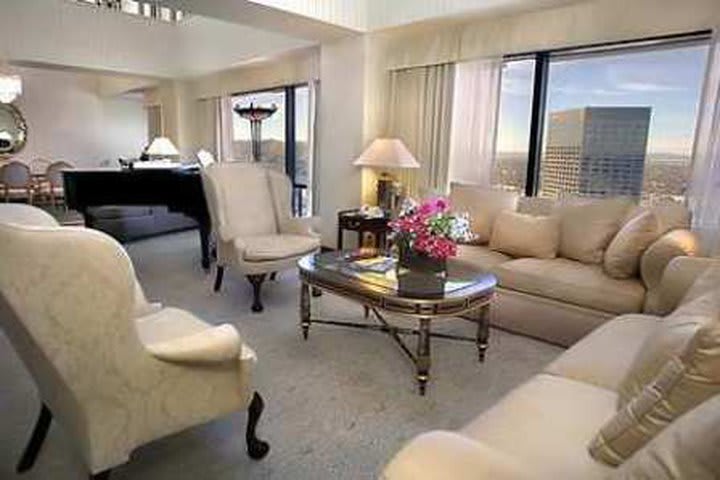 Superior guest rooms at the Hilton Los Angeles hotel offer views to Universal City