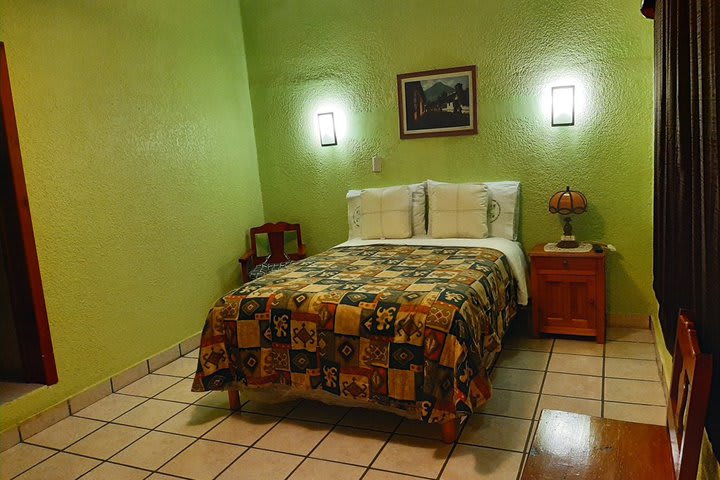 Single guest room