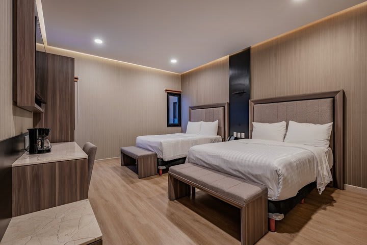 Deluxe double guest room