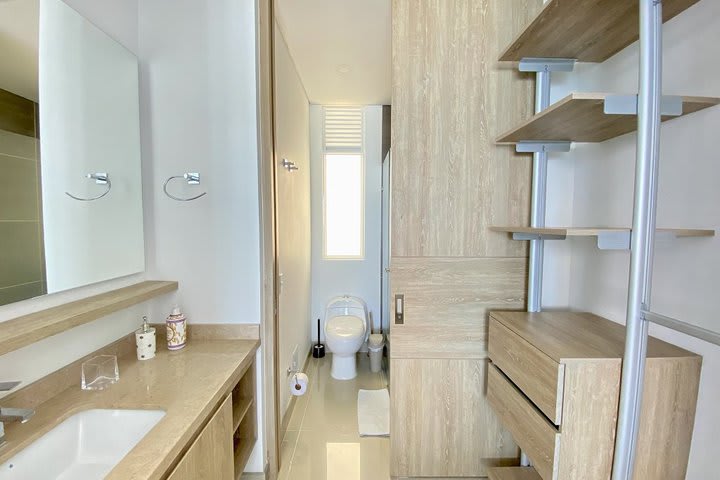 Baño del Apartasuite SMR345A