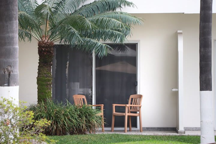 Executive room facing the pool