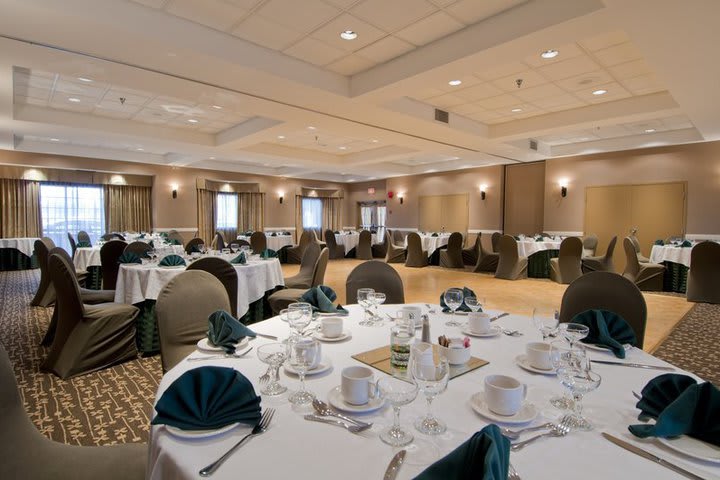 Facilities at the Best Western Plus Abercorn Inn Hotel include conference facilities